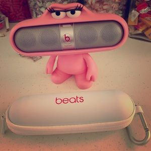 Beats Pill Speaker and Stand